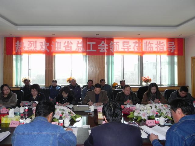 深入車間班組、“零距離”接觸職工、體驗(yàn)職工生活、傾聽職工心聲